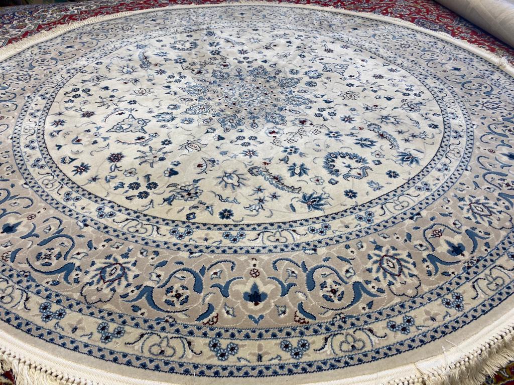 Round Rug Nain, 200x200, Cream-Blue color, Wool and Cotton, Fine Knotted. With certificate of authenticity and exchange warranty. Imported from Iran.