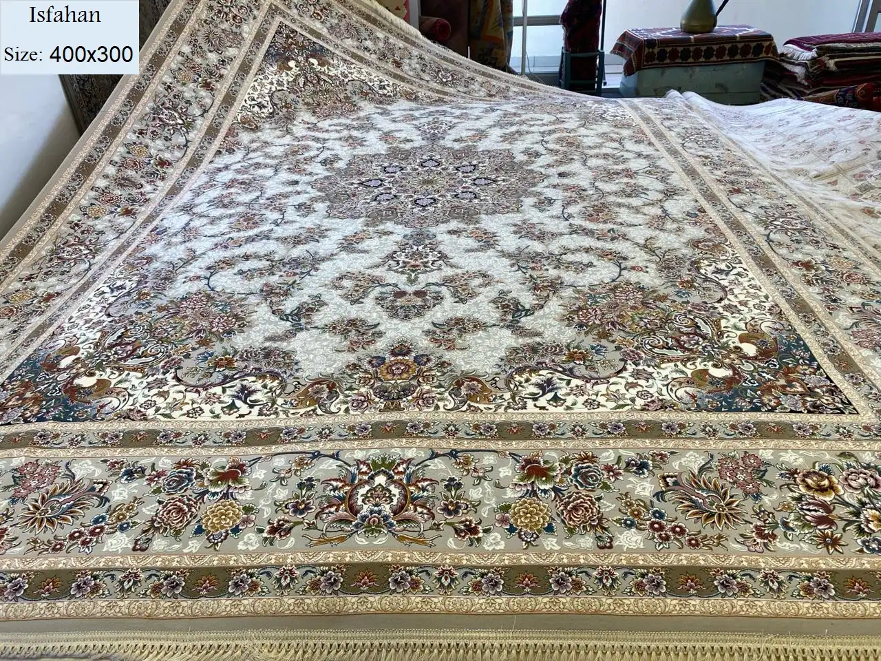 Garden Of Heaven Isfahan, Size:400×300, Reeds/meter:1200, Fine knotted, with certificate of authenticity and exchange warranty. Imported directly from Iran.