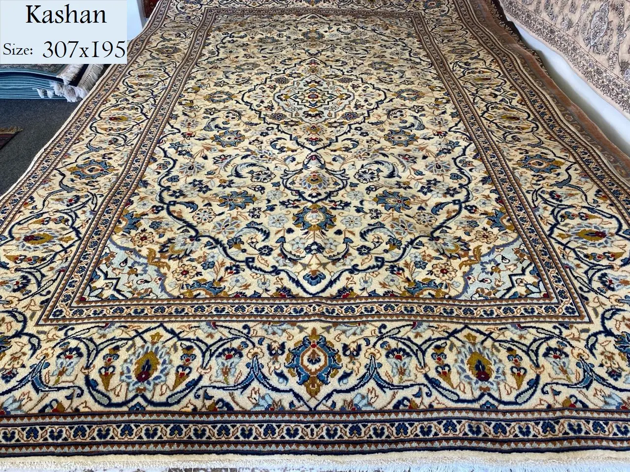 Kashan Handmade Rug,Size:307x195, 100% hand knotted Persian Carpet. Natural wool and dye, with certificate of authenticity. Imported from Iran.