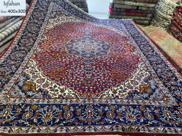 Floral Isfahan rug, Size: 400x300 cm, Genuine Persian carpet, 400 Knots quality, wool on cotton.